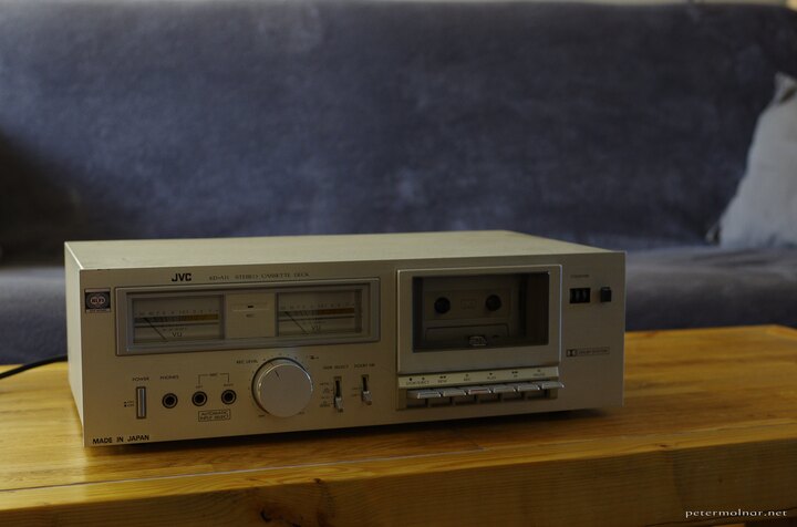 the front of JVC KD-A11