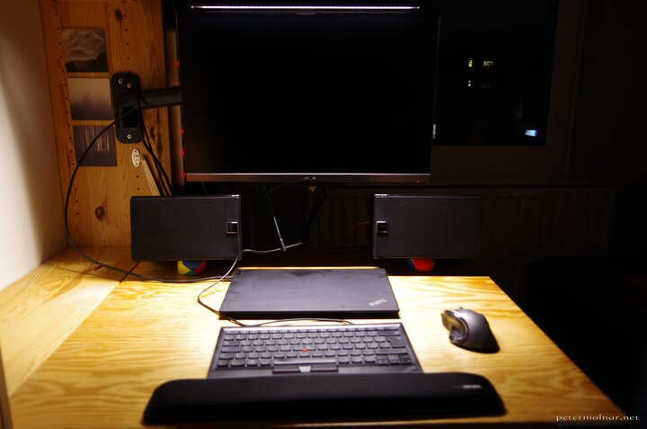 My micro office with the Dali Zensor Picos with their covers, on
covert ops - hard to tell something
changed.