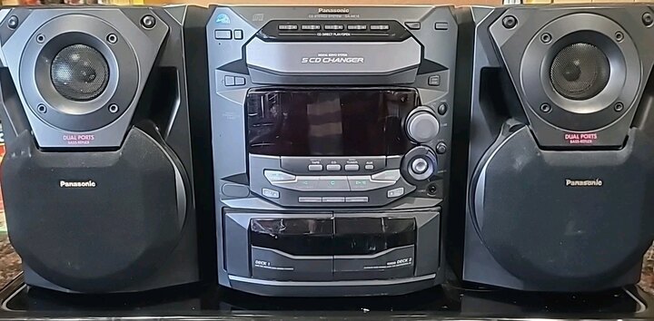 I don't have photos of my own old system, I snatched this from eBay.
It played a lot of trance and metal. I was a teen around
2000.